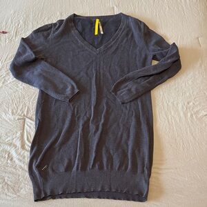 Lole V-Neck Sweater tunic top in blue